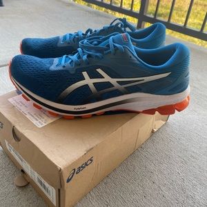 Asics GT- 1000 10 Men Running Shoes